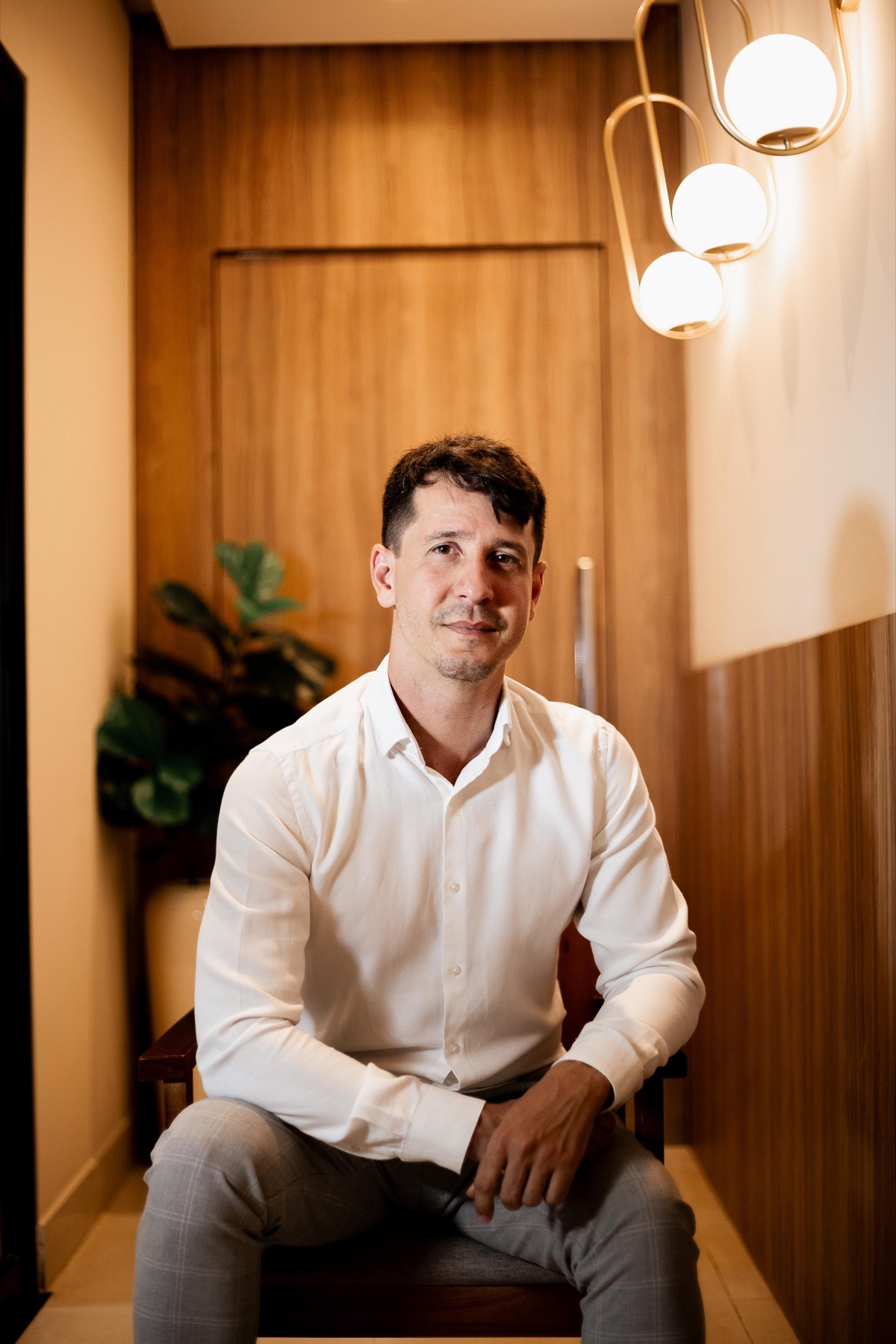 Dr. Rhamon Mendonça no consultório